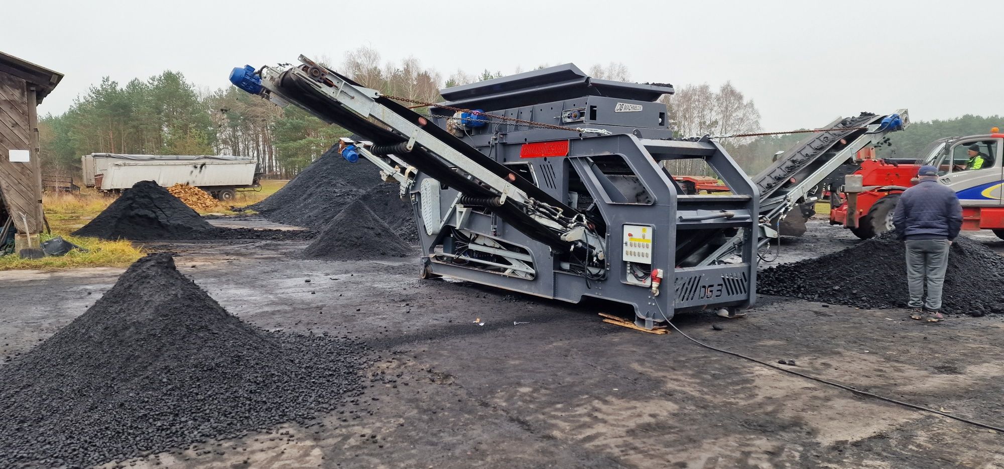 Przesiewacz DG MACHINES 3 frakcje sieje kompost przez 10 mm sito