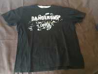 tshirt preta tamanho m com letras brancas