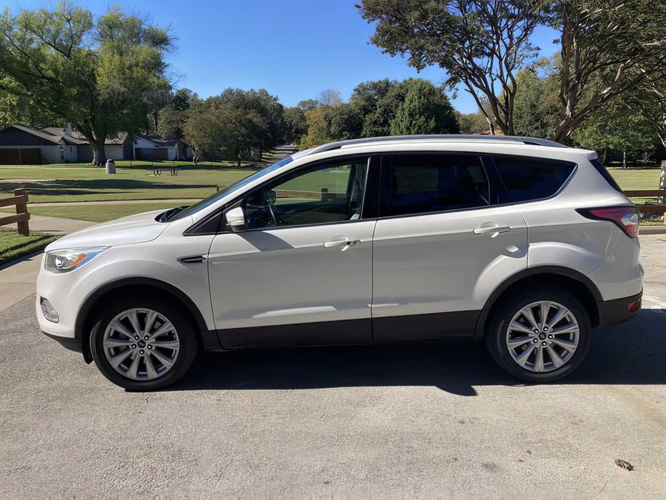 Ford Escape Titanium      2017