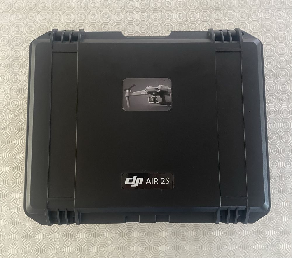 Dji Air 2S + 5 baterias e 3 RC