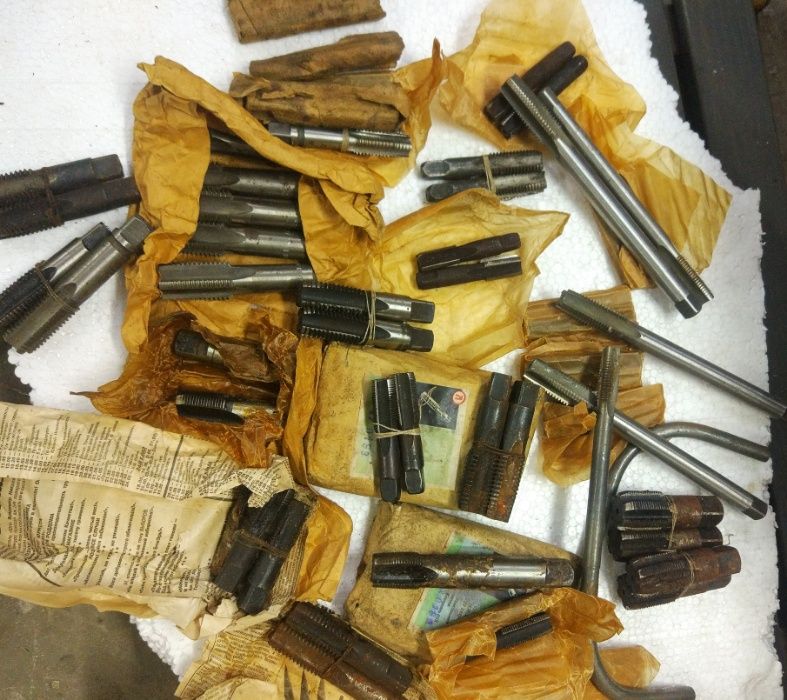 плашки и метчики,сверла