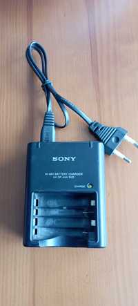 Зарядний прийстрій Sony