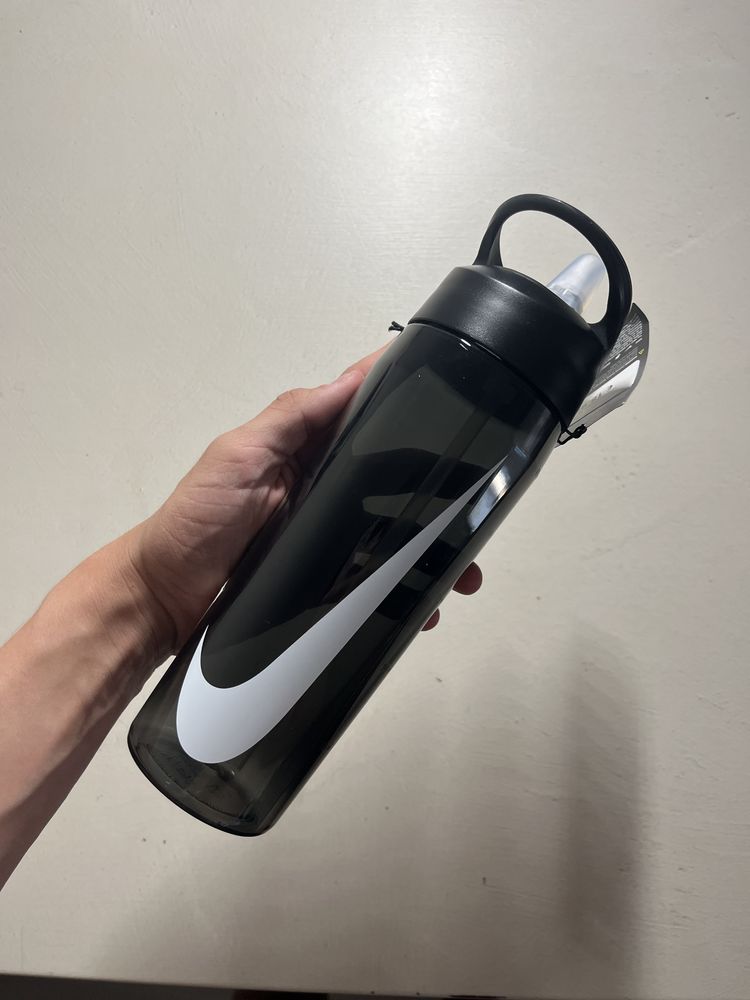 Бутылка nike
