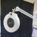 Lampa LED z lupą