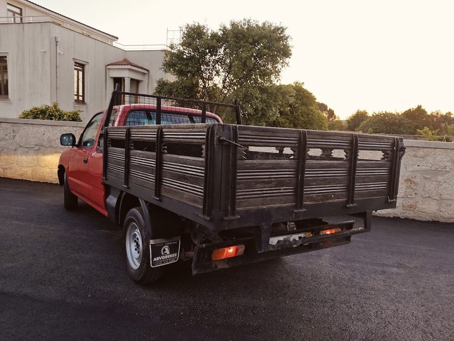 Toyota hilux x-cab pick-up 4x2