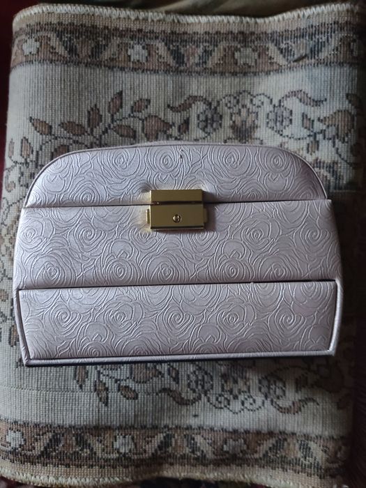 Шкатулка для украшений