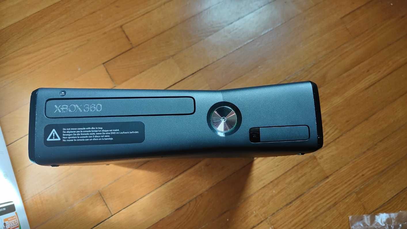 Xbox 360 slim 250gb с играми