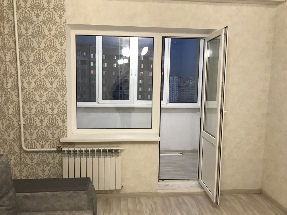 1-я Квартира на м. Позняки /м. Харьковская ул. Ахматовой 4
