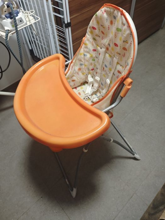 Cadeira de alimentação infantil