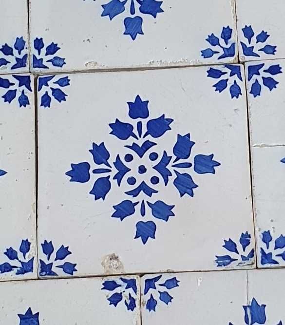 Azulejos artesanais centenários