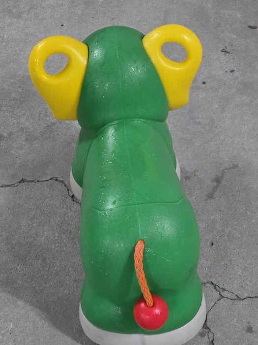 Elefante com rodas infantil