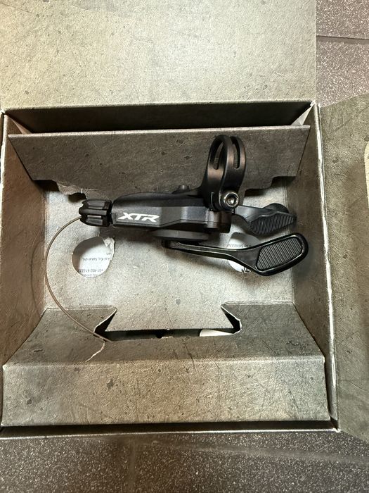 Manetka prawa 12S Shimano XTR M9100 obejma