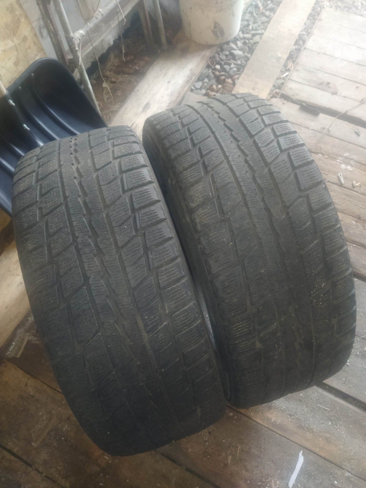 Продам резину Dunlop stundless 215/55/17