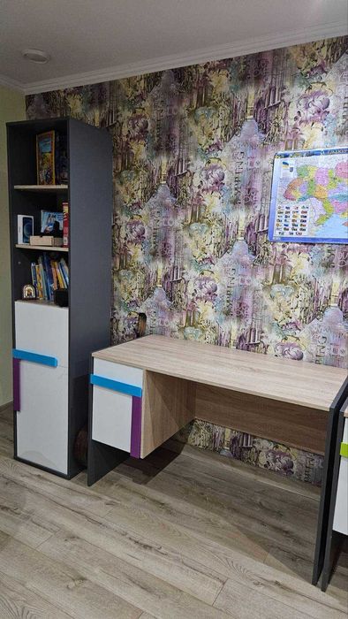 Два комплекти дитячих меблів