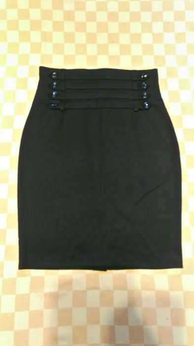 Ділова спідниця з завищеною талією