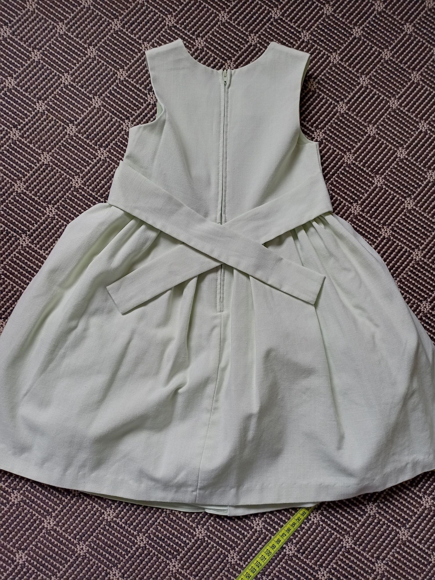 Платтячко ніжного зеленого кольору