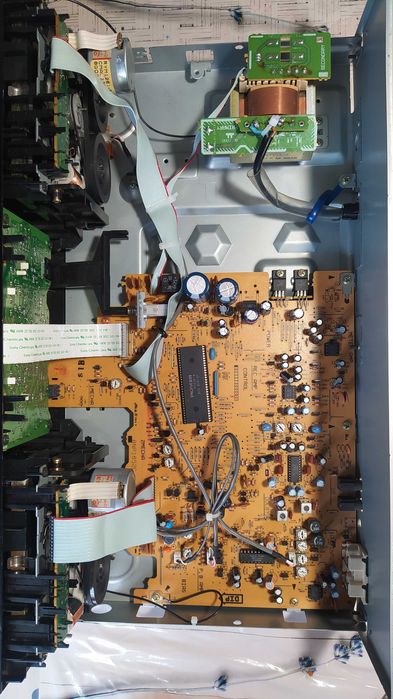 Кассетная дека Pioneer CT-W205R
Double Cassette Deck (1996)