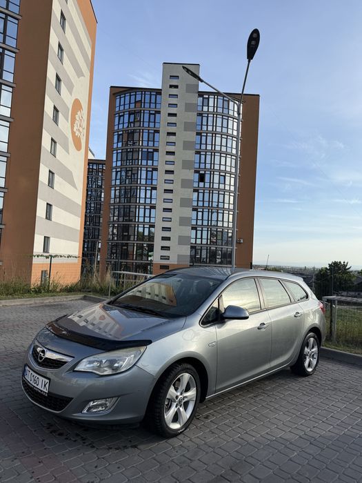 Продам!  Opel Astra J 1.7 дизель 2012 рік.