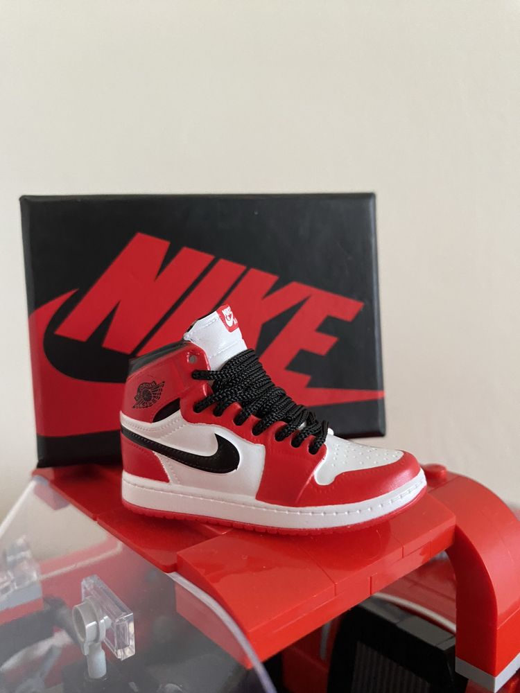 Brelok Miniatura 3D Nike Jordan 1 Chicago + pudełko