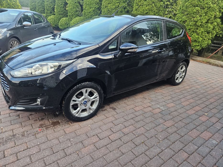 Ford fiesta mk7 niski przebieg