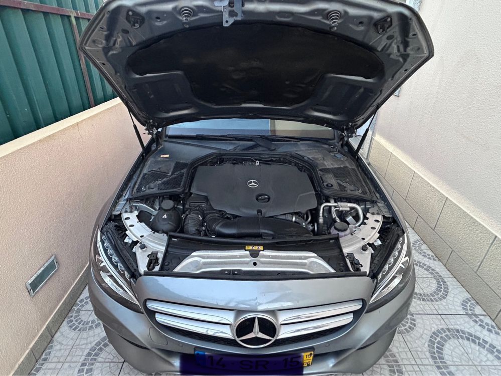 Carrinha Mercedes C220 cinzenta, excelente estado