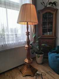 Lampa drewniana stojąca