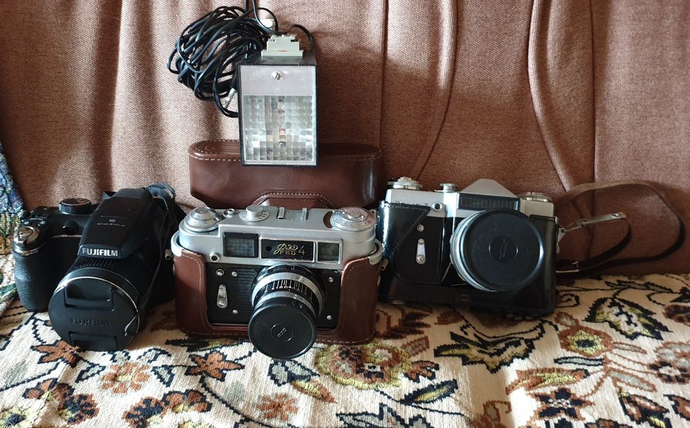 FUJIFILM FINEPIX S4000, ФЭД 4, Фотовспышка Фотон