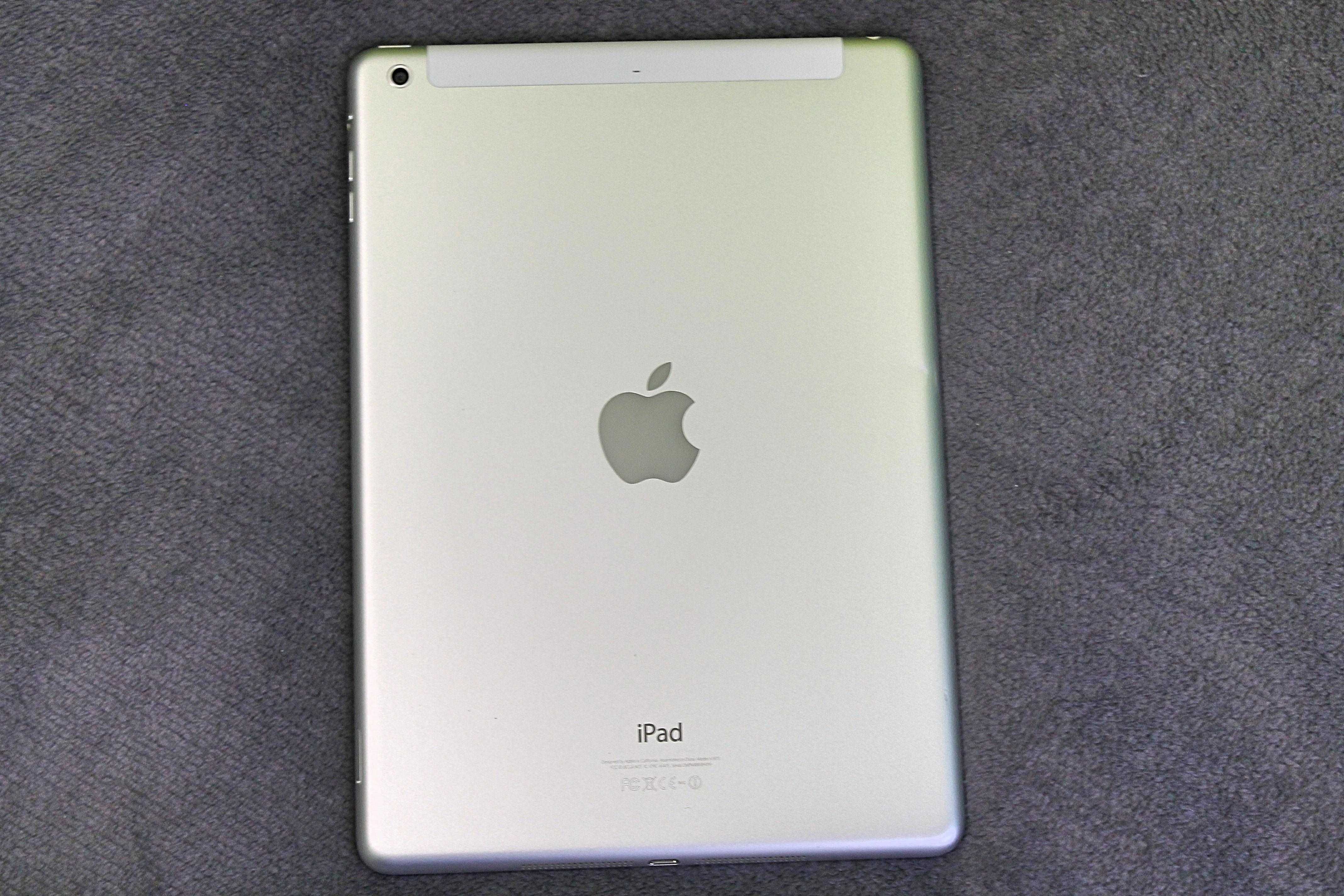 Планшет Apple iPad Air Wi-Fi + 3G / 16GB / Silver!