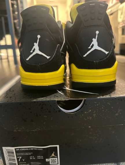 NikeAir Jordan4Retro R.39