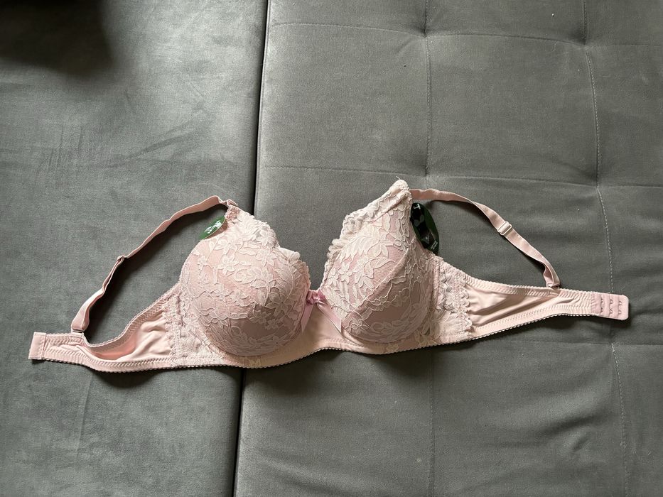 Biustonosz 90 E nowy