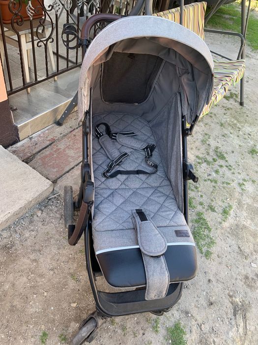 Дитяча коляска б/у у хорошому стані