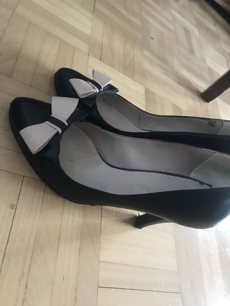 Skórzane szpilki pantofle czarne