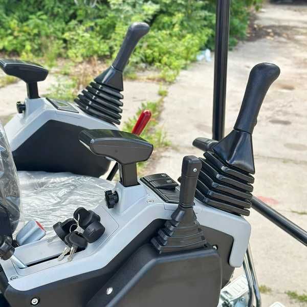 Minikoparka MEYER EX15 - 1500 KG - LEASNIG