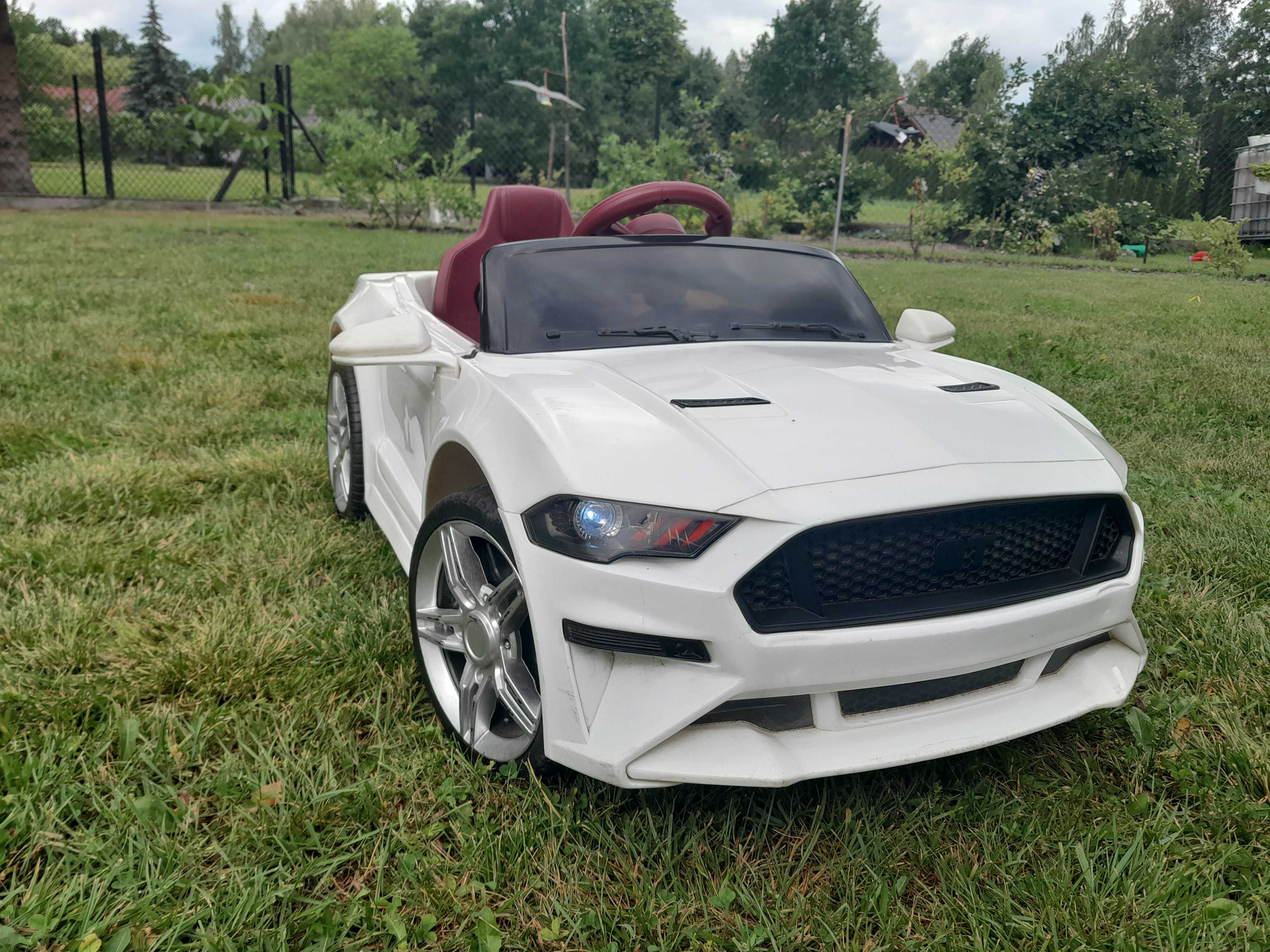 Bdb stan. Auto, pojazd, samochodzik na akumulator.