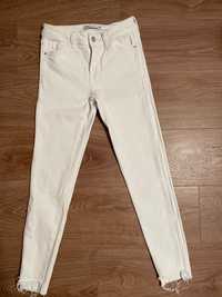 Білі джинсові штани Zara