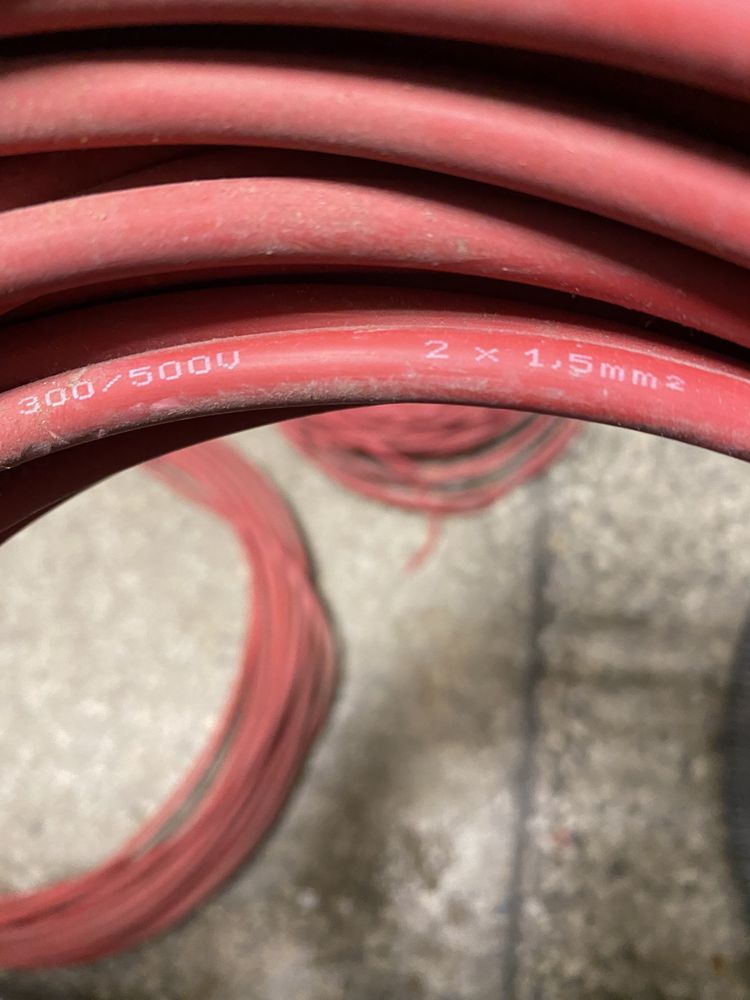 Kable przewody czerwone przeciwpożarowe ognioodporne