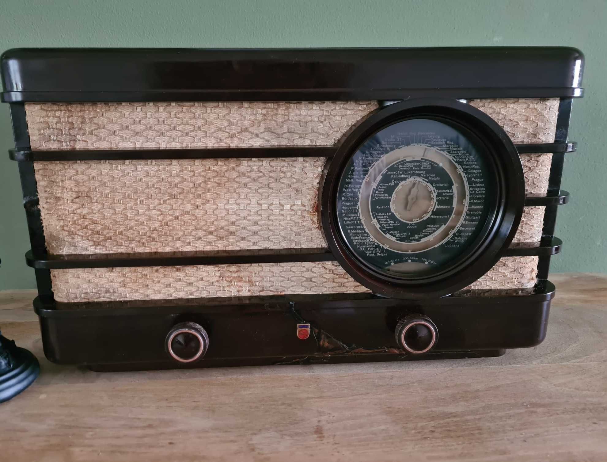 Rádio Philips 470A (modelo raro, museu RTP)