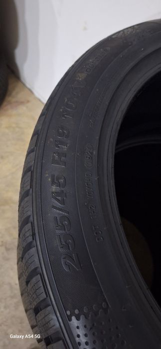 Opony zimowe 255/45/19 kumho nowe