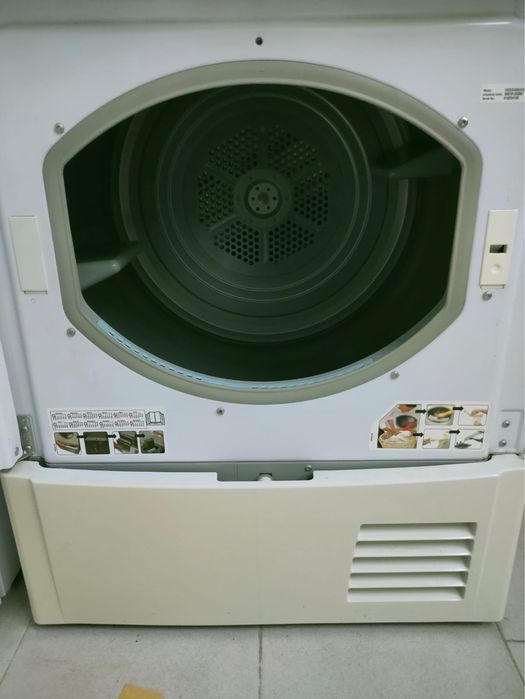 Máquina de secar roupa INDESIT