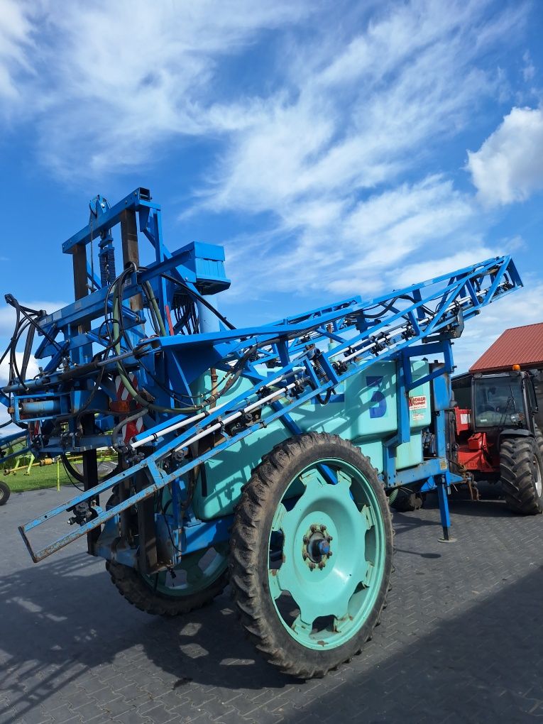 Opryskiwacz Berthoud Mack 32 poj 3200l belka 24m