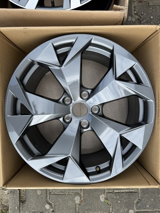 Felga 8,0x18 ET40 Seat Cupra Formentor 5FF oryginał jak NOWA