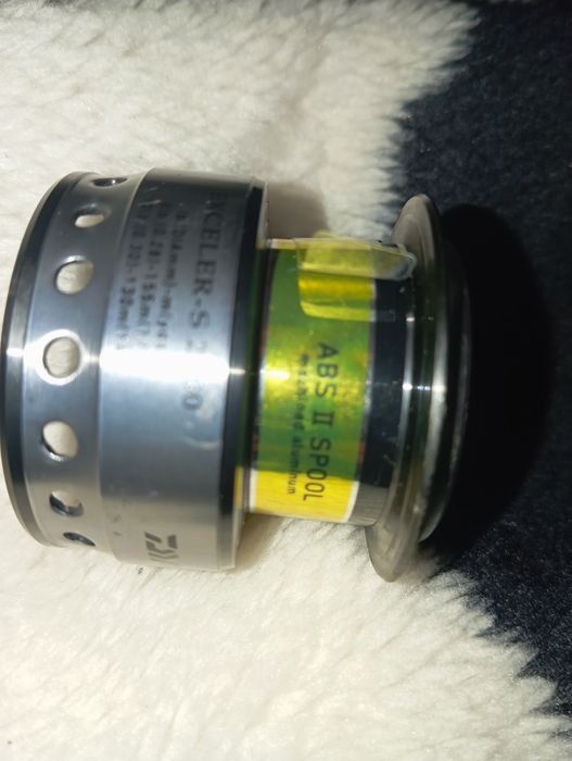 Продам шпулю daiwa exceler-s 2500