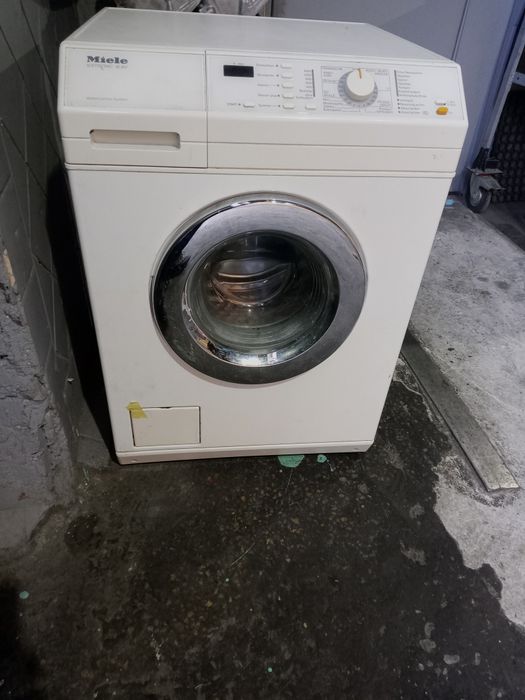 Пральна машина Miele W457