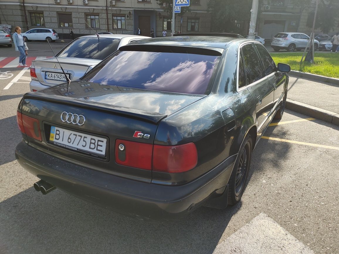 Продам Ауді А8Д2