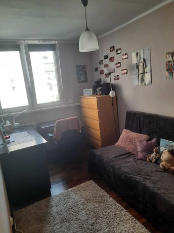 Pokój dla studenta w trzyosobowym mieszkaniu