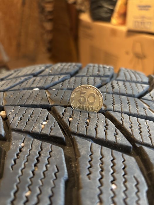 Зимова гума 225/60/17