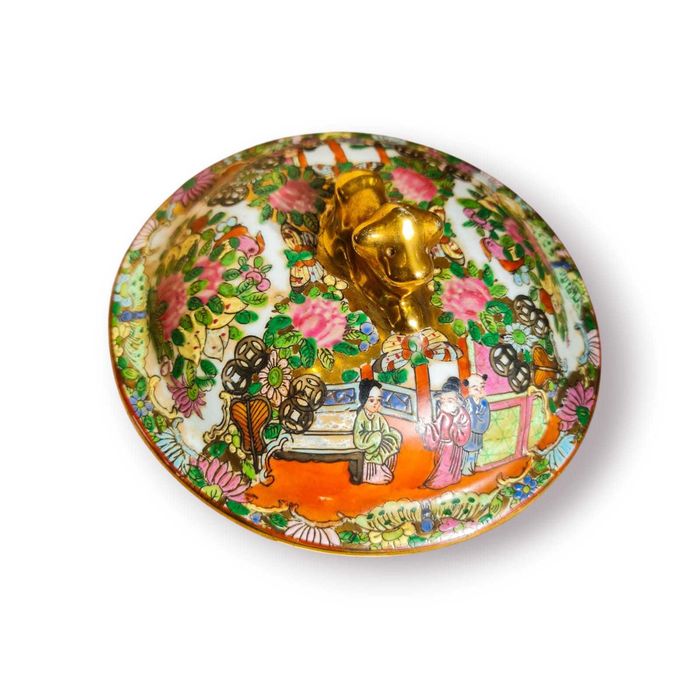 Vaso Decorativo Chinês “Famille Rose” c/ Tampa e Pegas Douradas– 22 cm