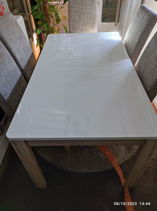 Mesa de sala e 6 cadeiras (tudo novo)