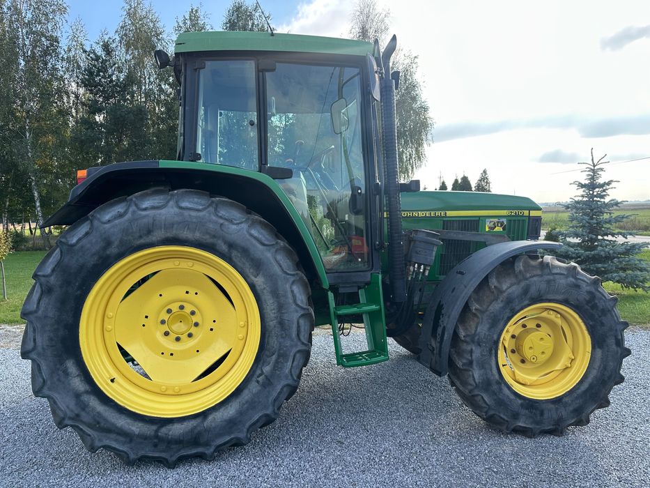 Ciągnik John Deere 6210