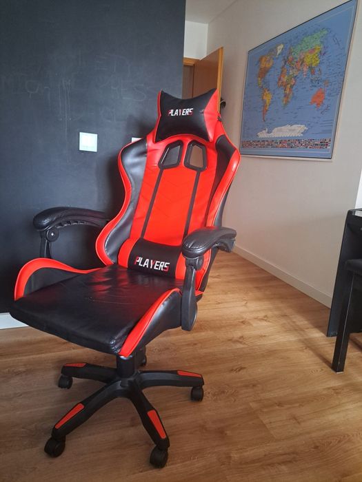Cadeira gaming vermelha